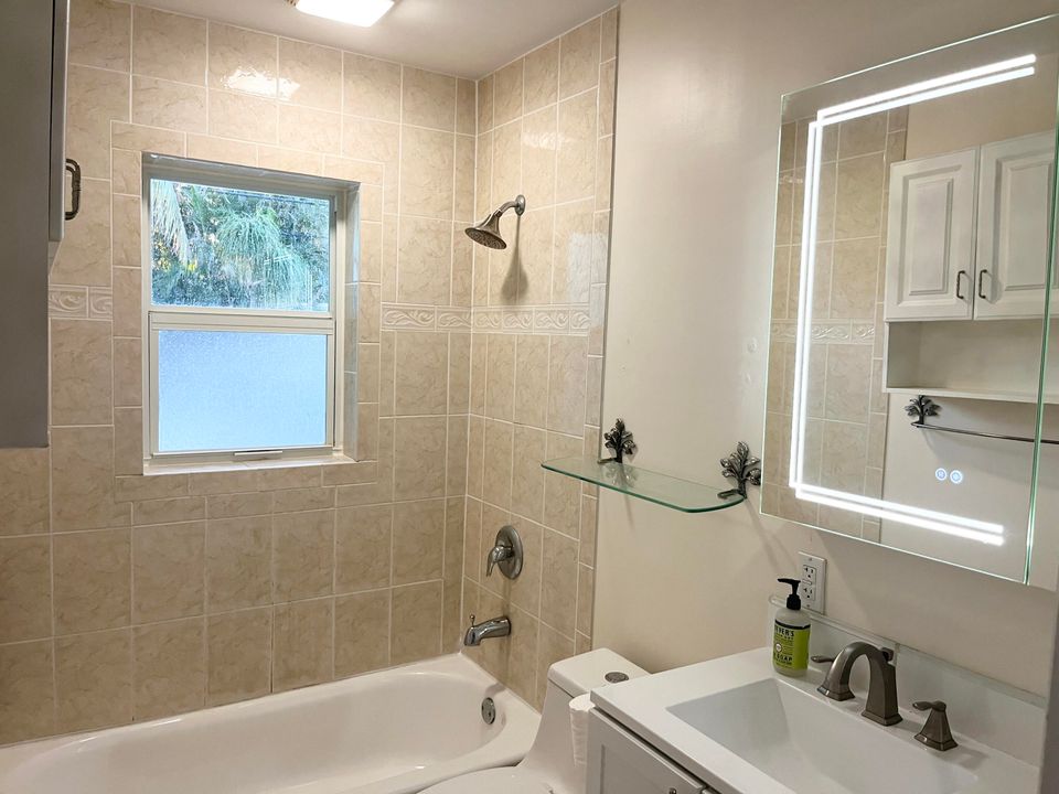 For Rent: $4,800 (4 beds, 2 baths, 1913 Square Feet)