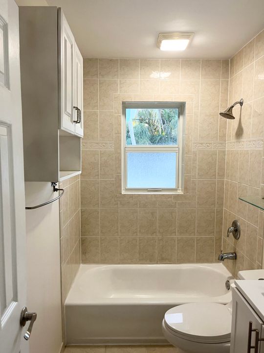 For Rent: $4,800 (4 beds, 2 baths, 1913 Square Feet)