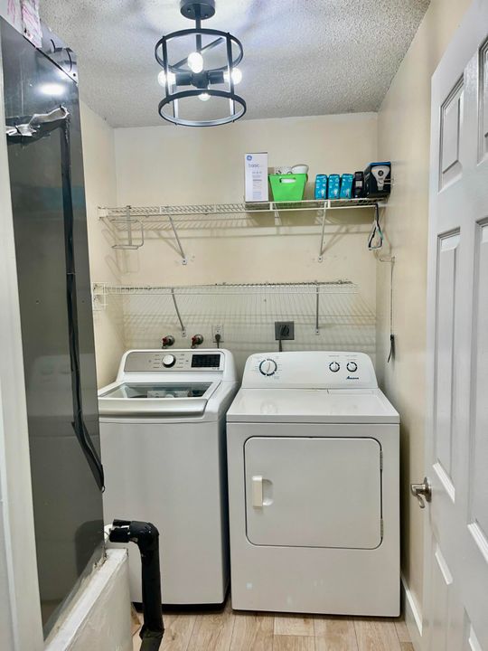 For Rent: $4,800 (4 beds, 2 baths, 1913 Square Feet)