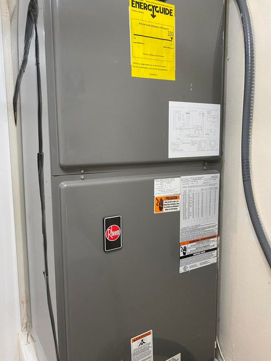 For Rent: $4,800 (4 beds, 2 baths, 1913 Square Feet)