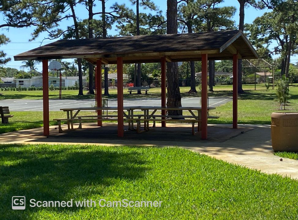 For Rent: $4,800 (4 beds, 2 baths, 1913 Square Feet)