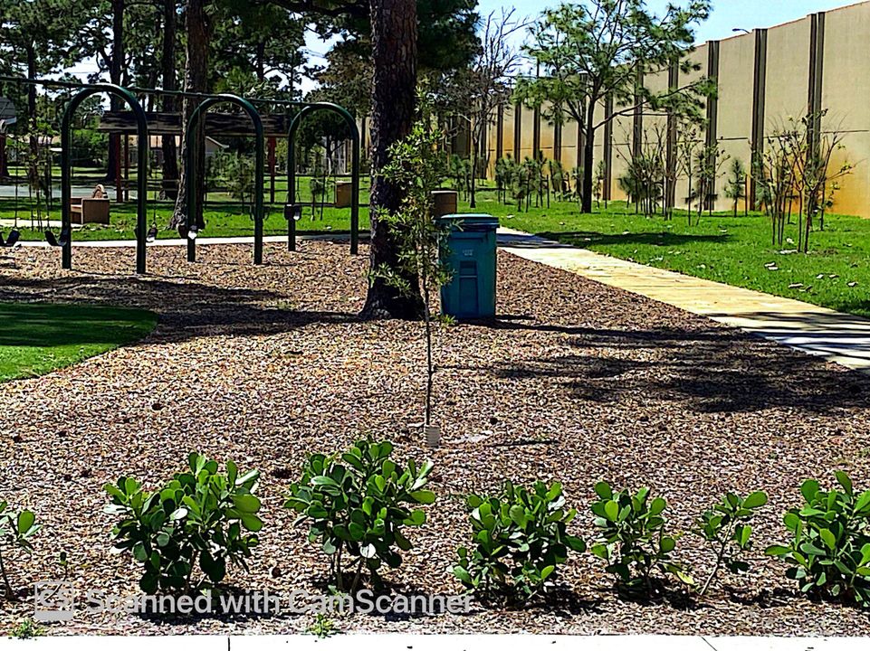 For Rent: $4,800 (4 beds, 2 baths, 1913 Square Feet)