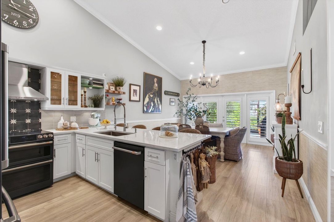 For Sale: $649,999 (3 beds, 2 baths, 1565 Square Feet)