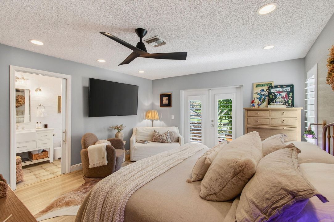 For Sale: $649,999 (3 beds, 2 baths, 1565 Square Feet)