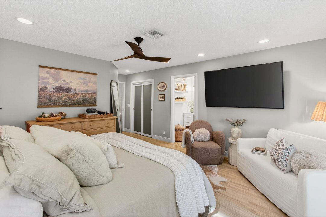 For Sale: $649,999 (3 beds, 2 baths, 1565 Square Feet)