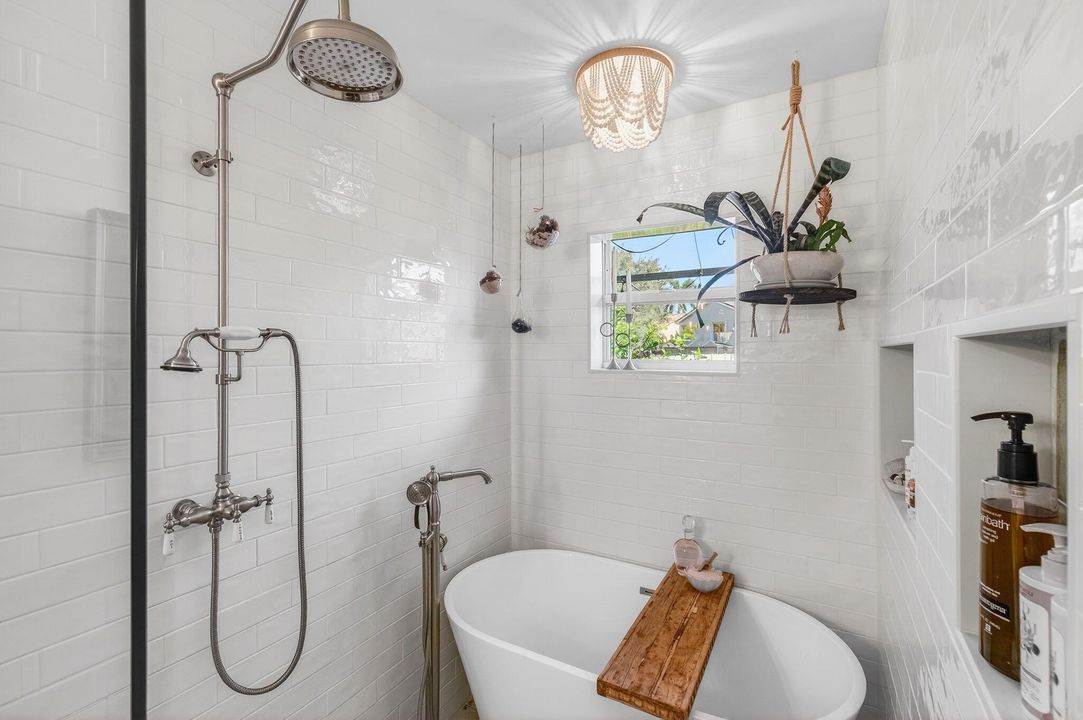 For Sale: $649,999 (3 beds, 2 baths, 1565 Square Feet)