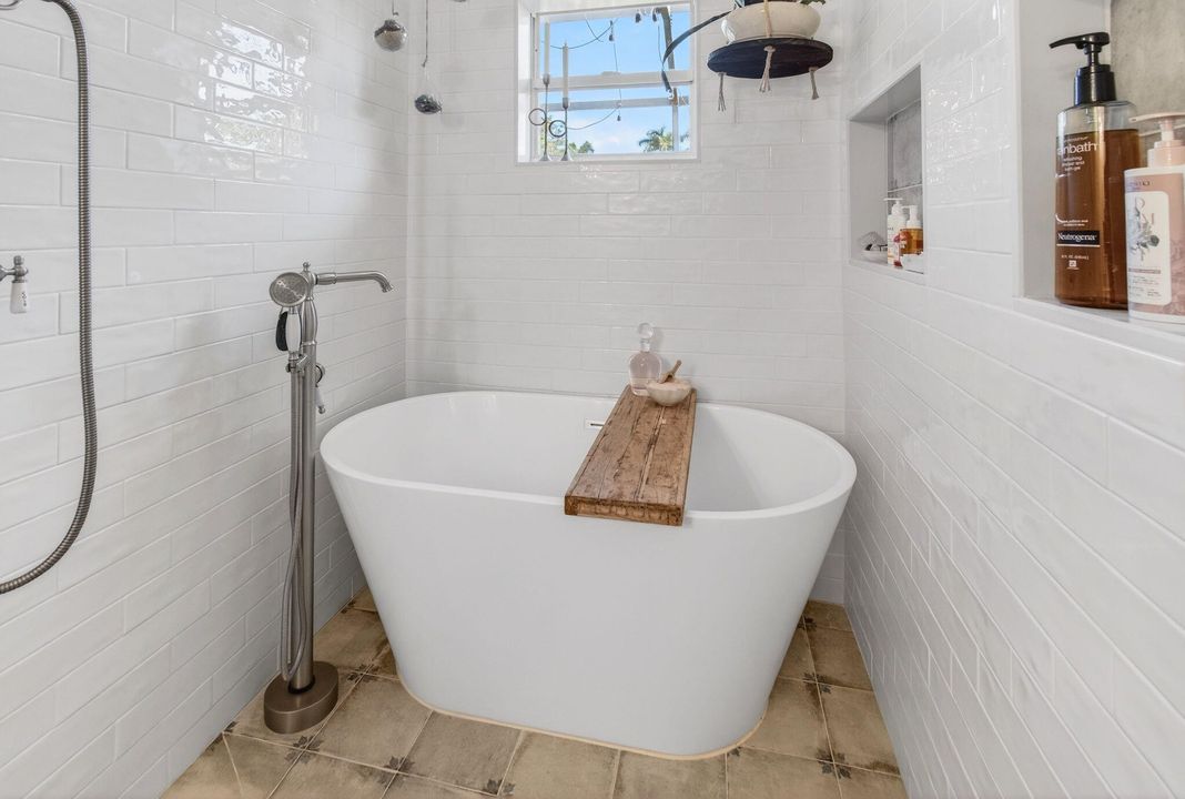 For Sale: $649,999 (3 beds, 2 baths, 1565 Square Feet)