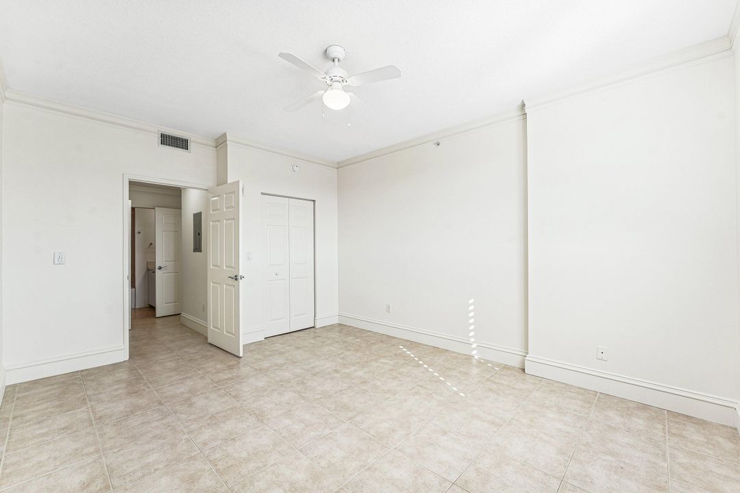 出租: $3,200 (2 贝兹, 2 浴室, 1082 平方英尺)