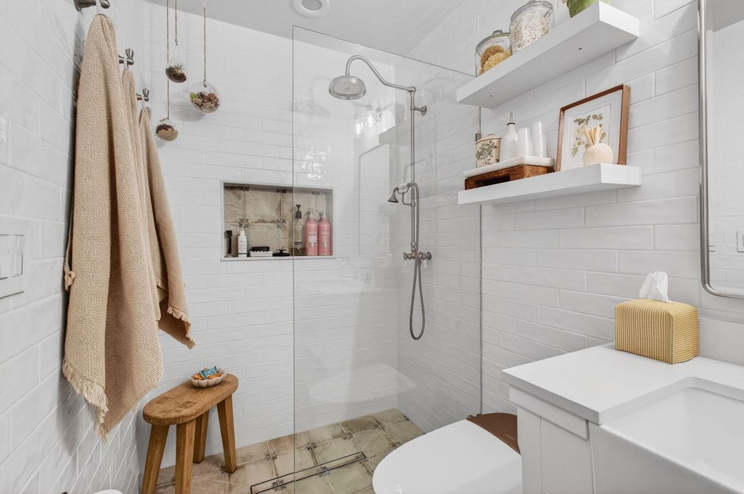 For Sale: $649,999 (3 beds, 2 baths, 1565 Square Feet)