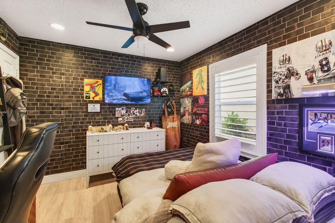 For Sale: $649,999 (3 beds, 2 baths, 1565 Square Feet)