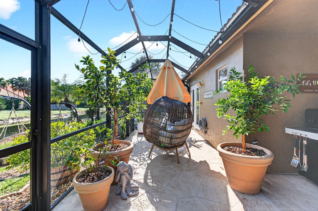 For Sale: $649,999 (3 beds, 2 baths, 1565 Square Feet)