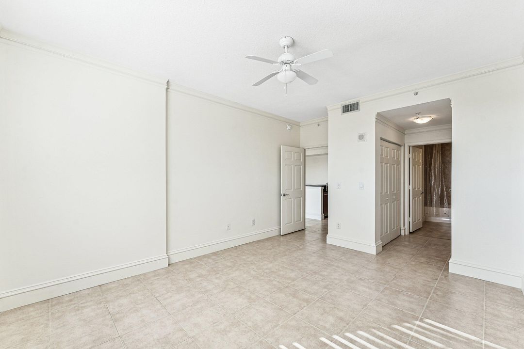 出租: $3,200 (2 贝兹, 2 浴室, 1082 平方英尺)