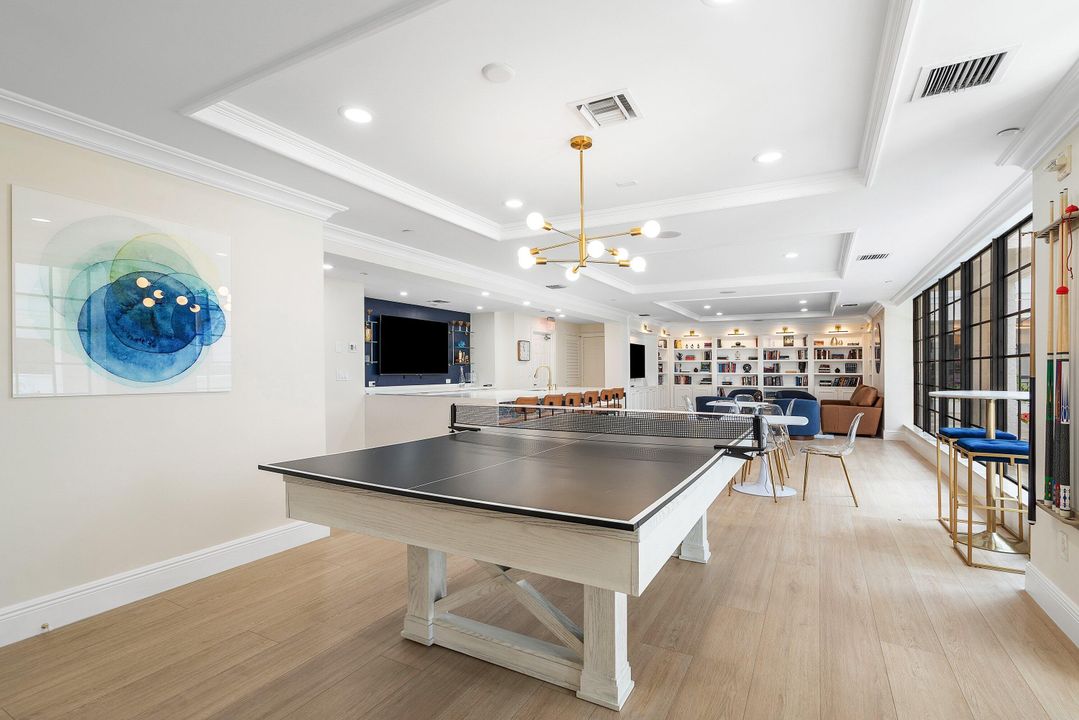 出租: $3,200 (2 贝兹, 2 浴室, 1082 平方英尺)