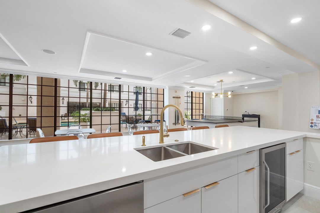 出租: $3,200 (2 贝兹, 2 浴室, 1082 平方英尺)