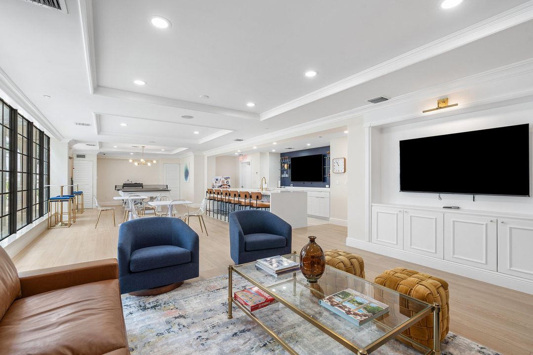 出租: $3,200 (2 贝兹, 2 浴室, 1082 平方英尺)