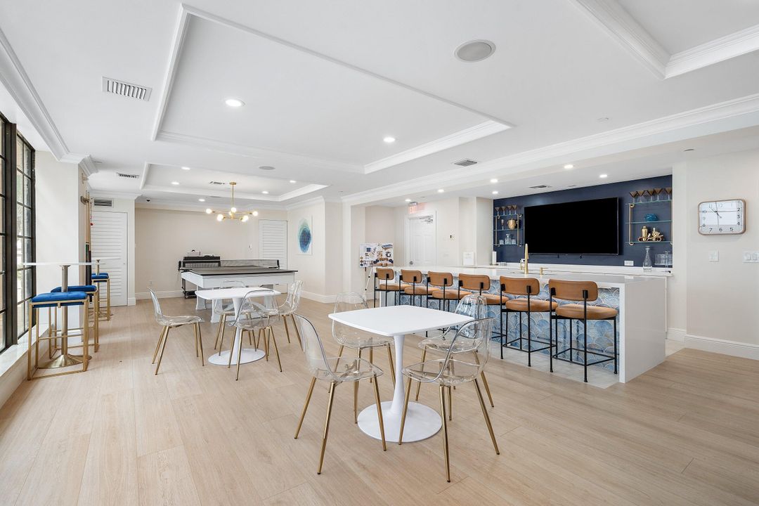 出租: $3,200 (2 贝兹, 2 浴室, 1082 平方英尺)