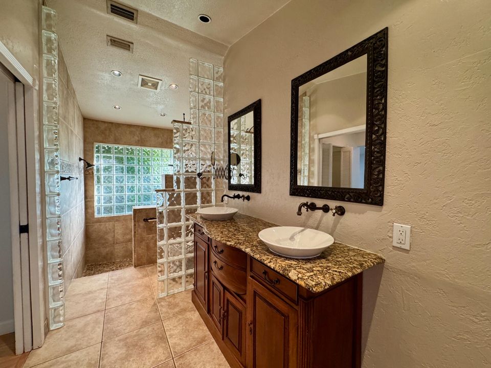 В аренду: $5,500 (4 спален, 2 ванн, 2292 Квадратных фут)