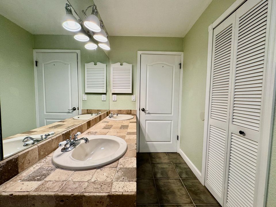 В аренду: $5,500 (4 спален, 2 ванн, 2292 Квадратных фут)