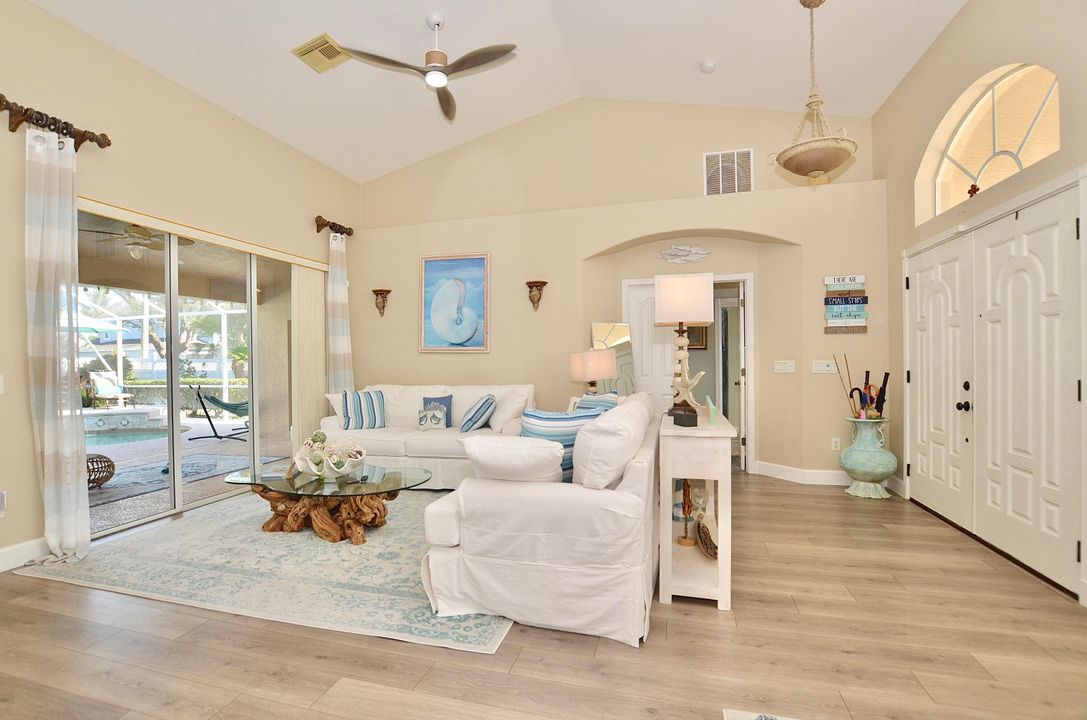 En Venta: $539,000 (3 camas, 2 baños, 2234 Pies cuadrados)