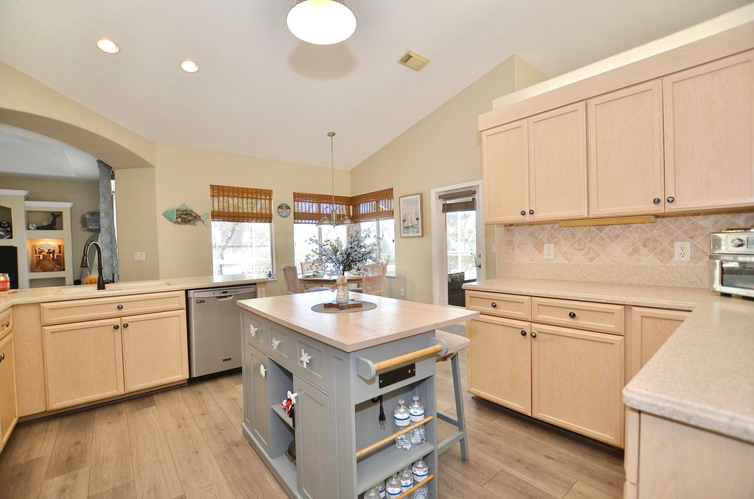 En Venta: $539,000 (3 camas, 2 baños, 2234 Pies cuadrados)