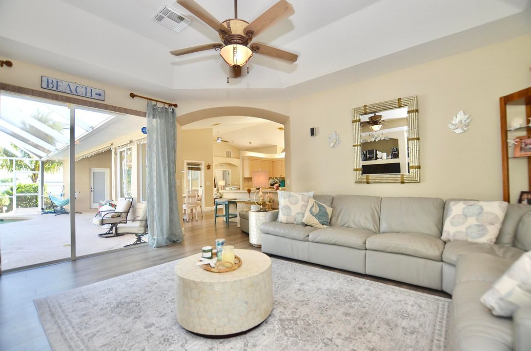 En Venta: $539,000 (3 camas, 2 baños, 2234 Pies cuadrados)