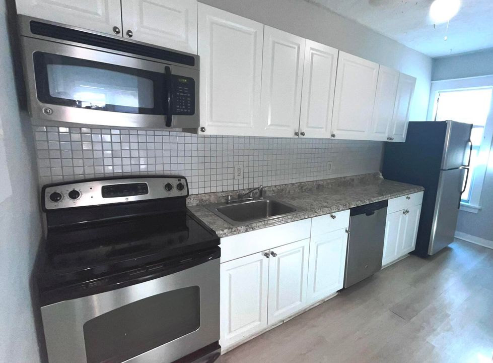 For Rent: $1,600 (1 beds, 1 baths, 550 Square Feet)