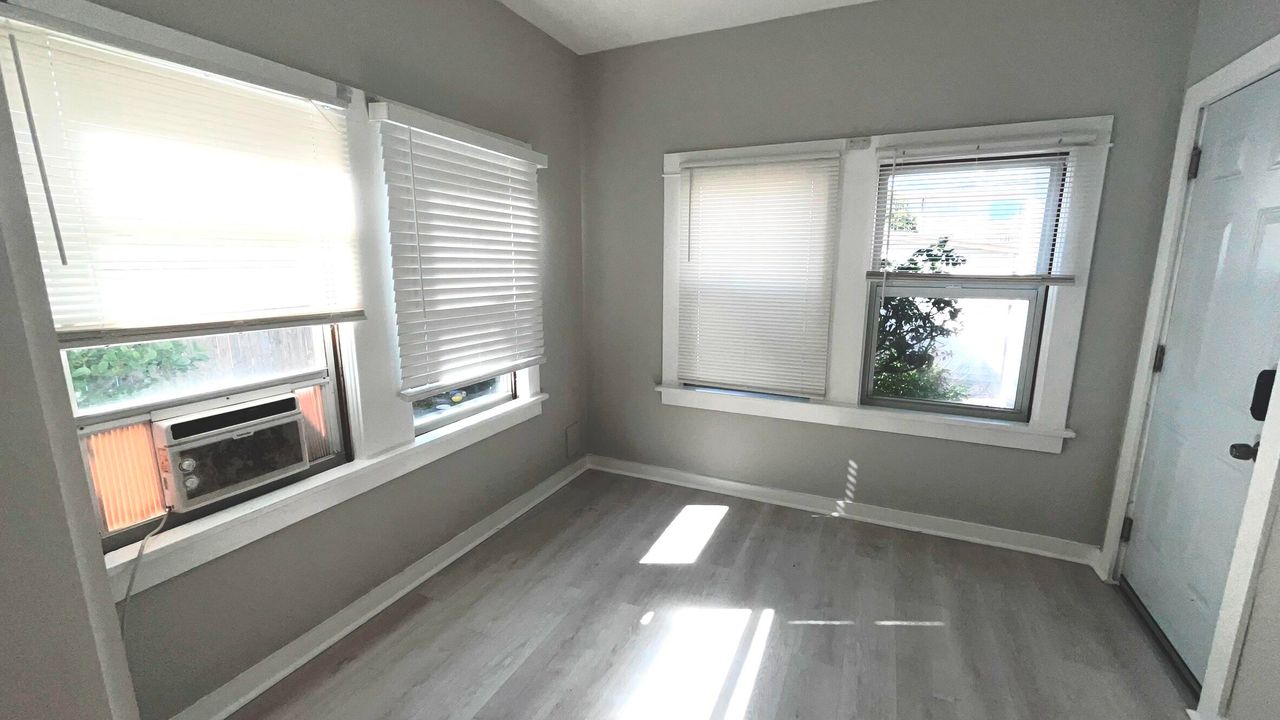 For Rent: $1,600 (1 beds, 1 baths, 550 Square Feet)