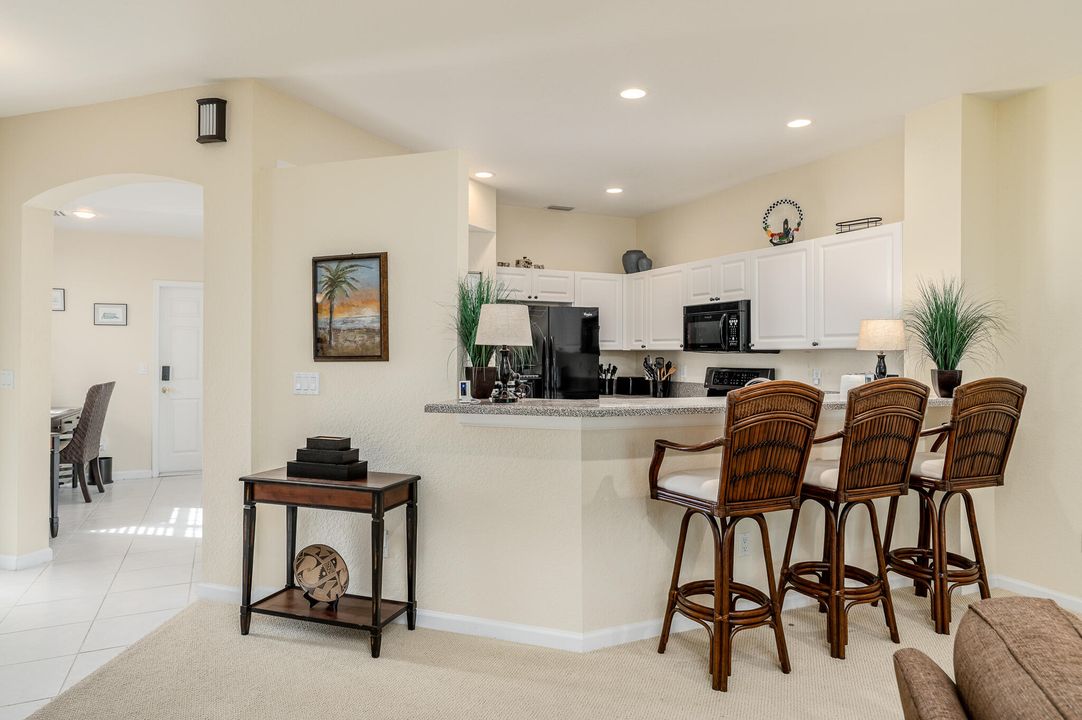 На продажу: $339,000 (2 спален, 2 ванн, 1669 Квадратных фут)