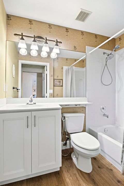 For Rent: $3,300 (2 beds, 2 baths, 1458 Square Feet)