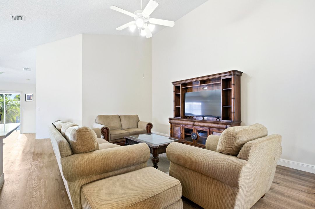 For Rent: $3,300 (2 beds, 2 baths, 1458 Square Feet)