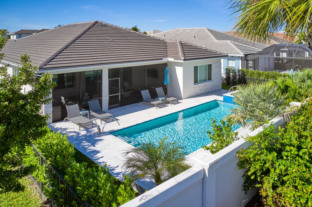 For Sale: $1,495,000 (4 beds, 2 baths, 3100 Square Feet)