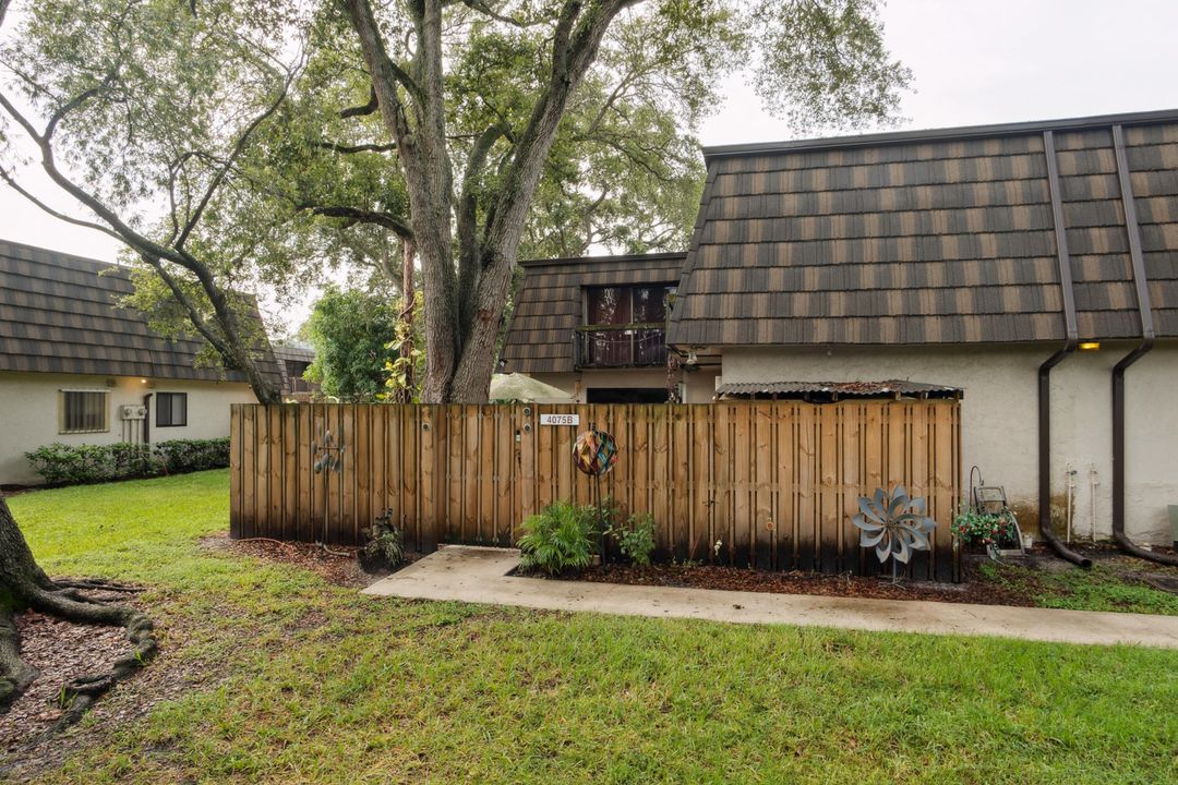 For Sale: $259,900 (2 beds, 2 baths, 1468 Square Feet)
