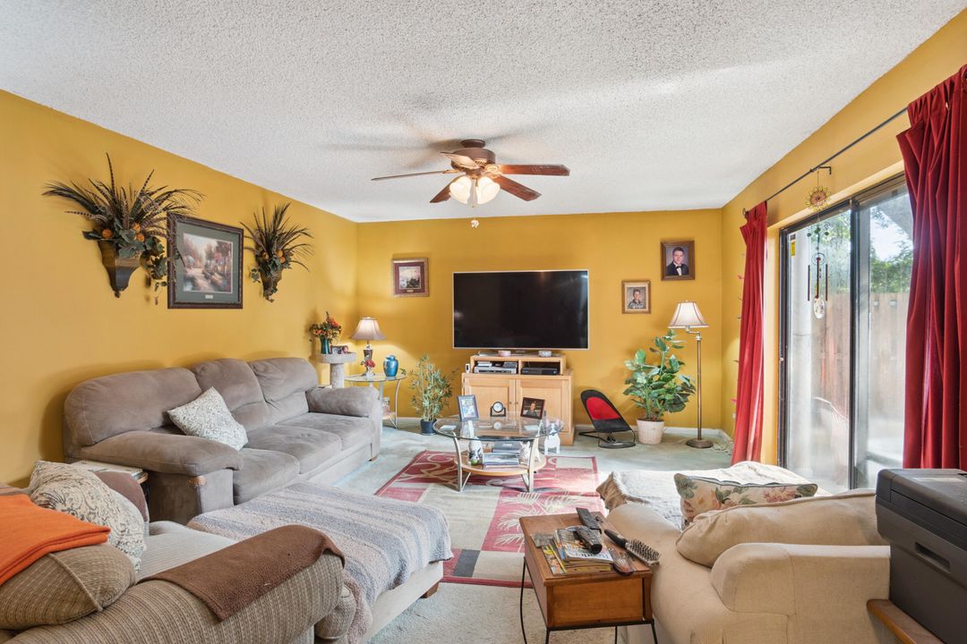 For Sale: $259,900 (2 beds, 2 baths, 1468 Square Feet)