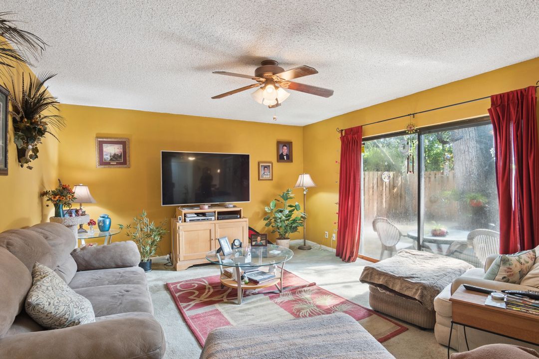 For Sale: $259,900 (2 beds, 2 baths, 1468 Square Feet)