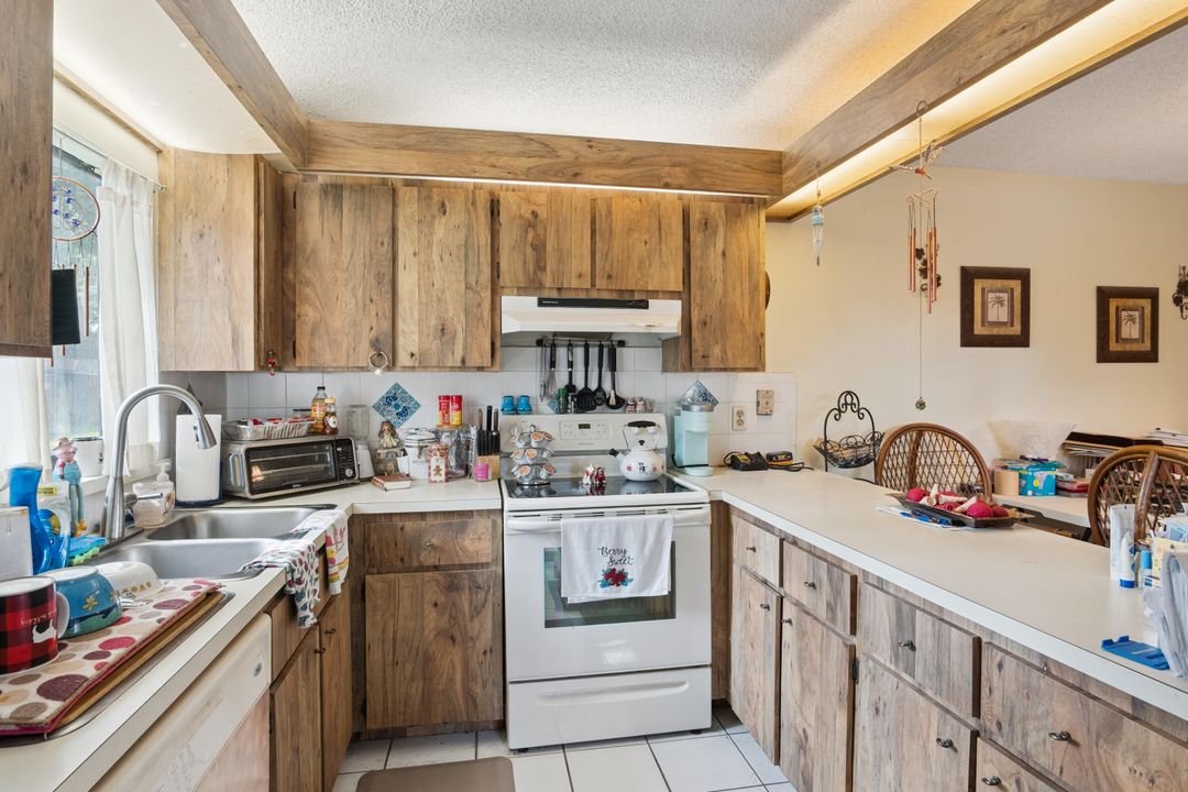 For Sale: $259,900 (2 beds, 2 baths, 1468 Square Feet)
