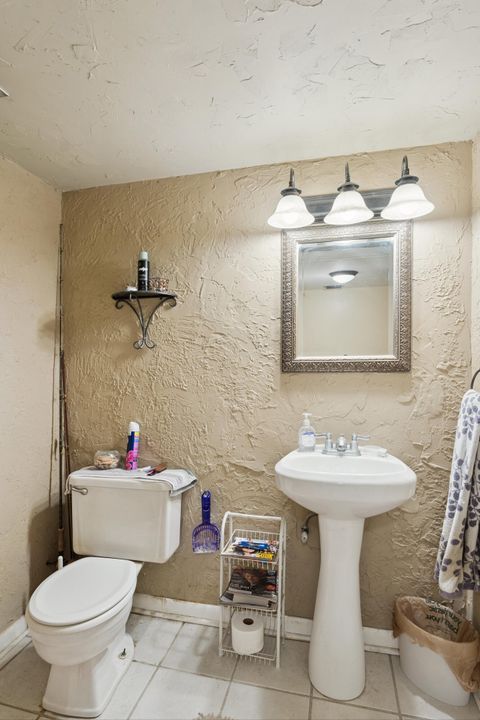 For Sale: $259,900 (2 beds, 2 baths, 1468 Square Feet)