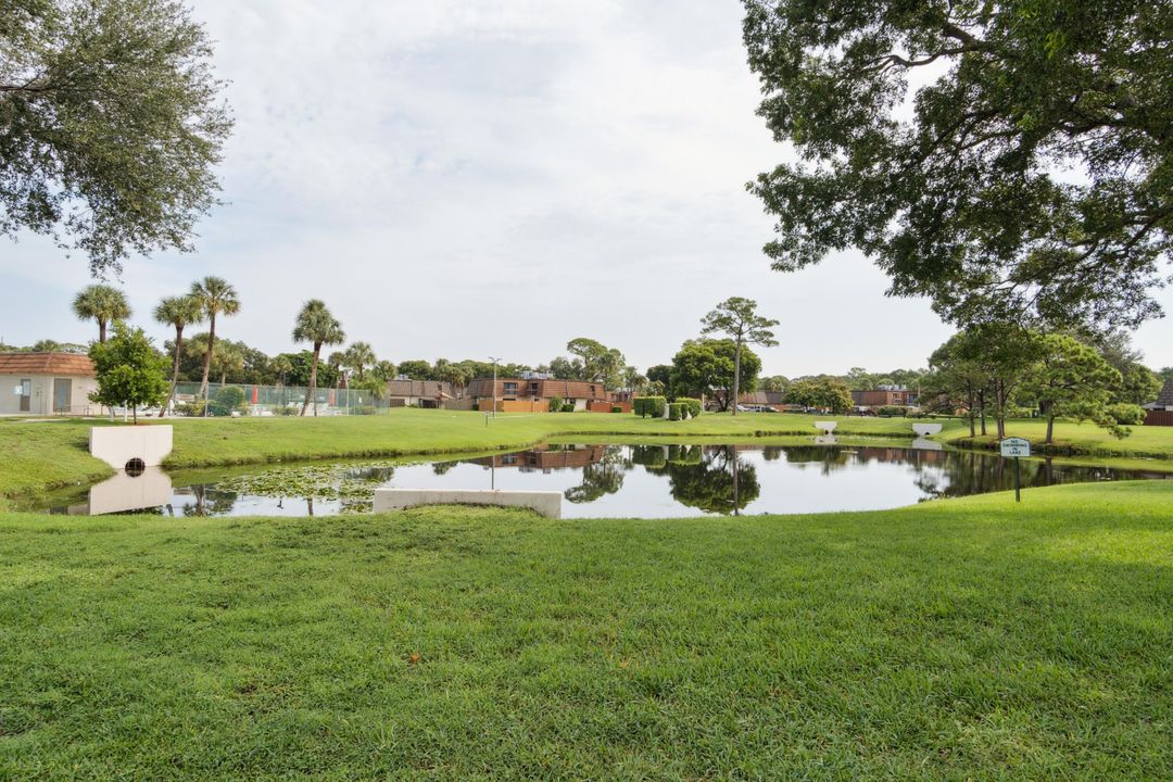 For Sale: $259,900 (2 beds, 2 baths, 1468 Square Feet)