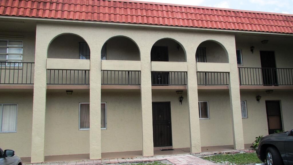 For Rent: $1,900 (2 beds, 1 baths, 728 Square Feet)