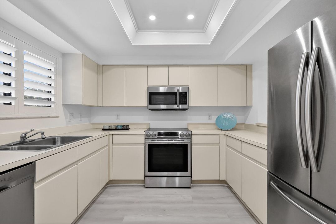 出租: $10,000 (2 贝兹, 2 浴室, 1728 平方英尺)