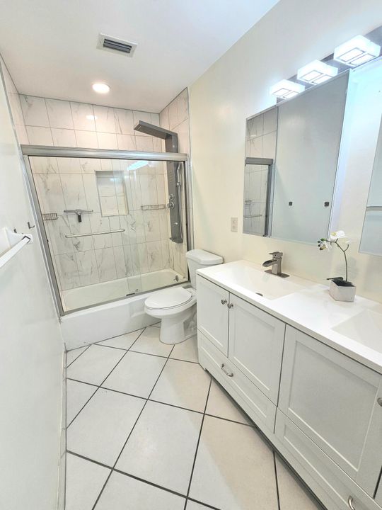 For Sale: $159,000 (2 beds, 2 baths, 895 Square Feet)