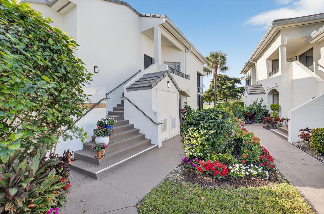 待售: $549,900 (2 贝兹, 2 浴室, 1698 平方英尺)