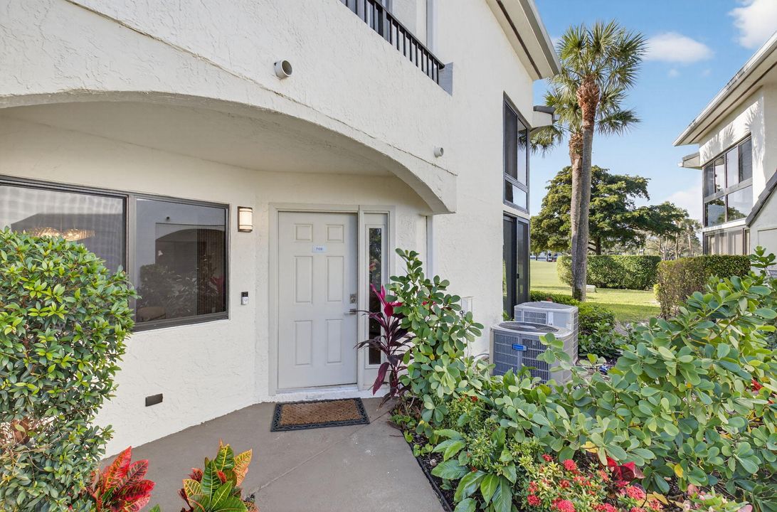 待售: $549,900 (2 贝兹, 2 浴室, 1698 平方英尺)