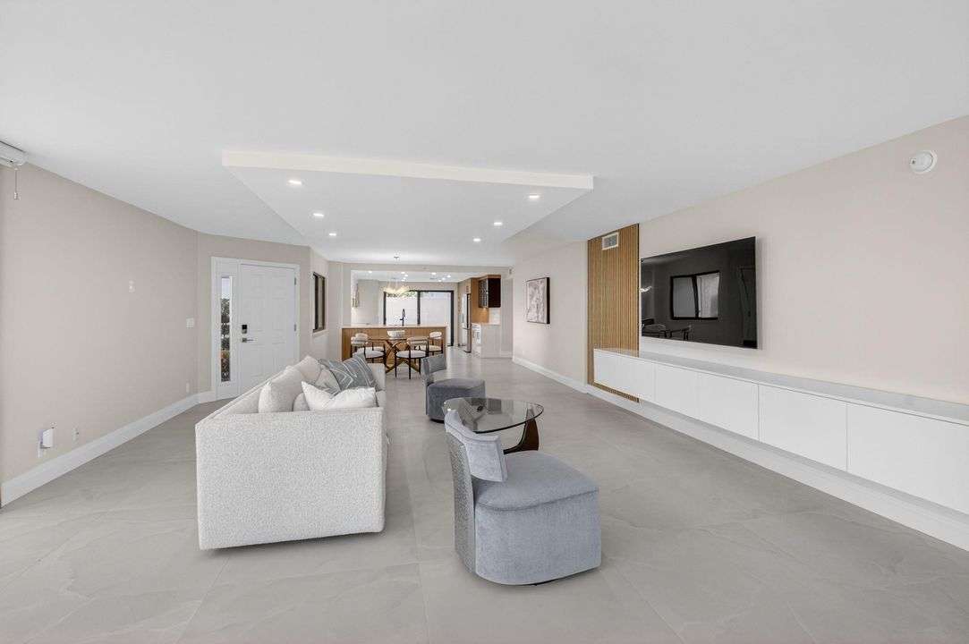 待售: $549,900 (2 贝兹, 2 浴室, 1698 平方英尺)