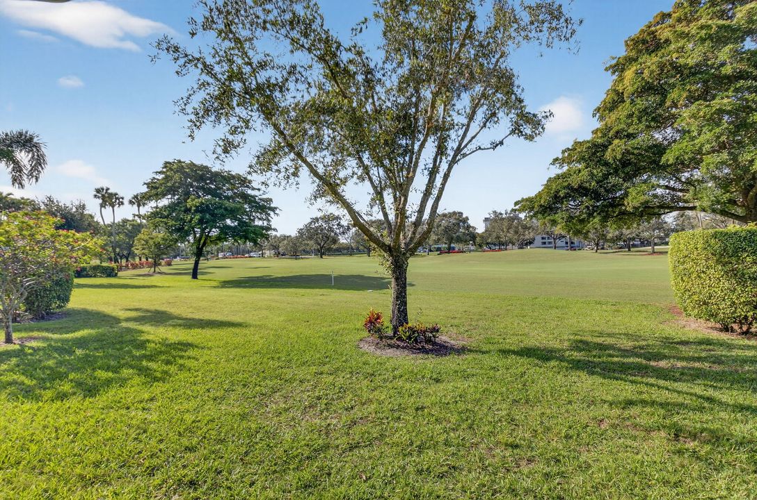 待售: $549,900 (2 贝兹, 2 浴室, 1698 平方英尺)