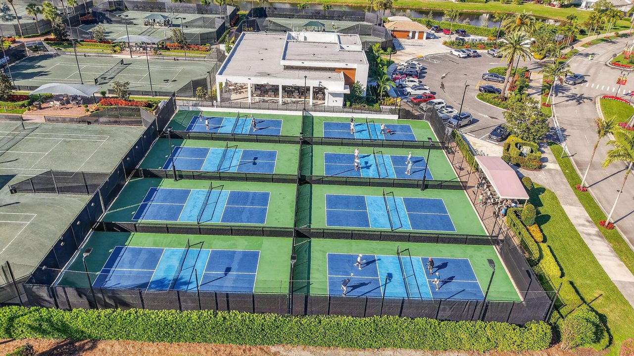 待售: $549,900 (2 贝兹, 2 浴室, 1698 平方英尺)