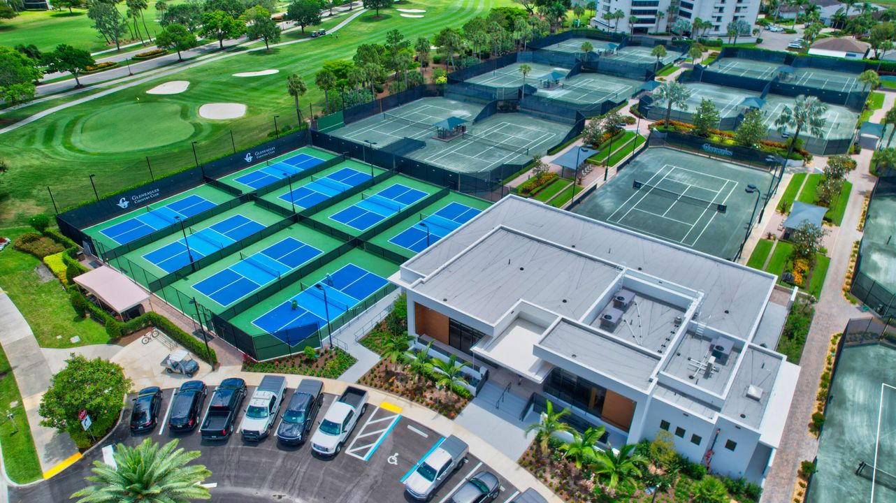 待售: $549,900 (2 贝兹, 2 浴室, 1698 平方英尺)