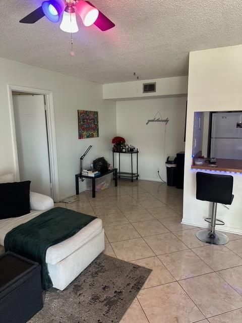 En Renta: $1,600 (2 camas, 2 baños, 760 Pies cuadrados)