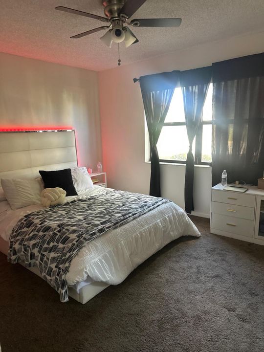 En Renta: $1,600 (2 camas, 2 baños, 760 Pies cuadrados)