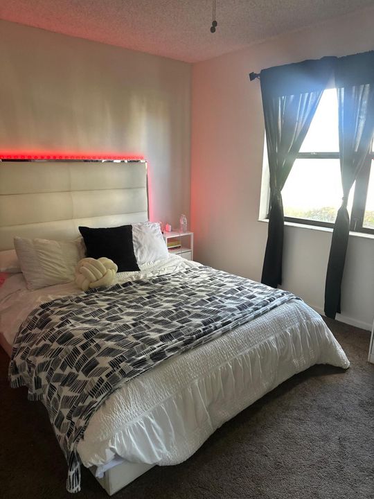 En Renta: $1,600 (2 camas, 2 baños, 760 Pies cuadrados)