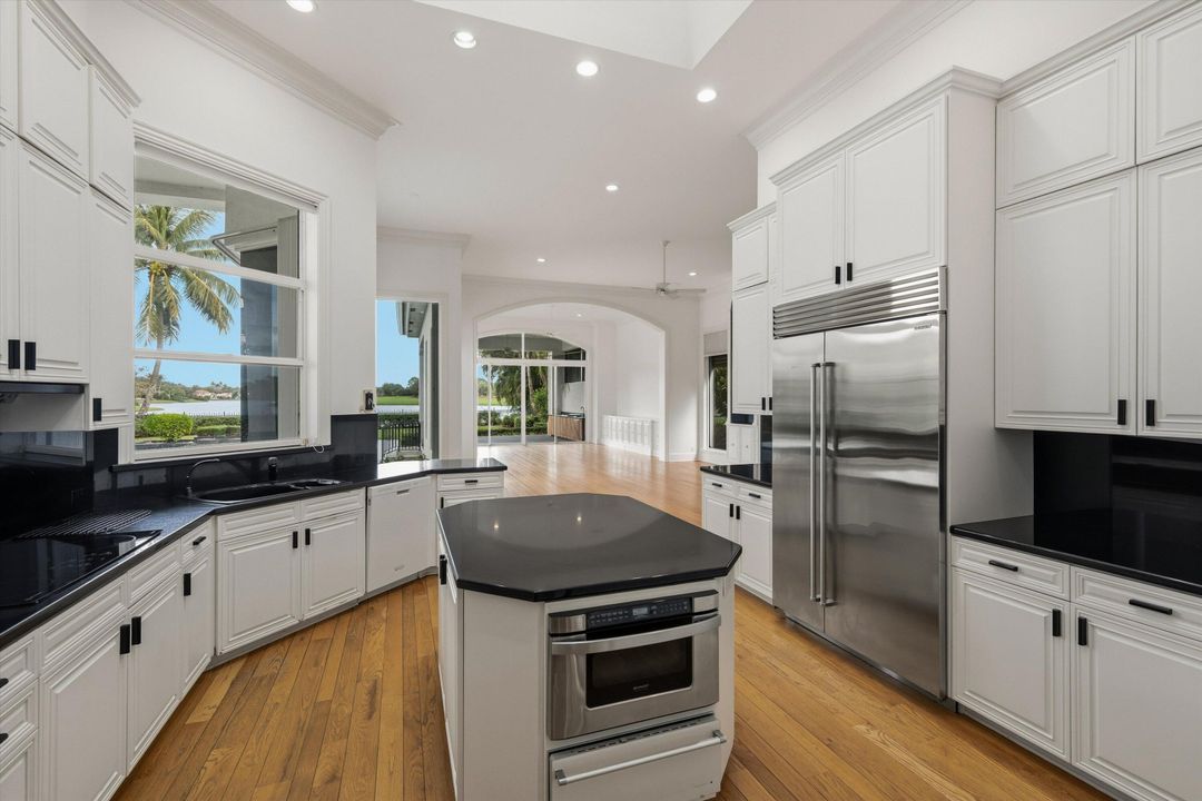 En Venta: $3,900,000 (3 camas, 4 baños, 4591 Pies cuadrados)